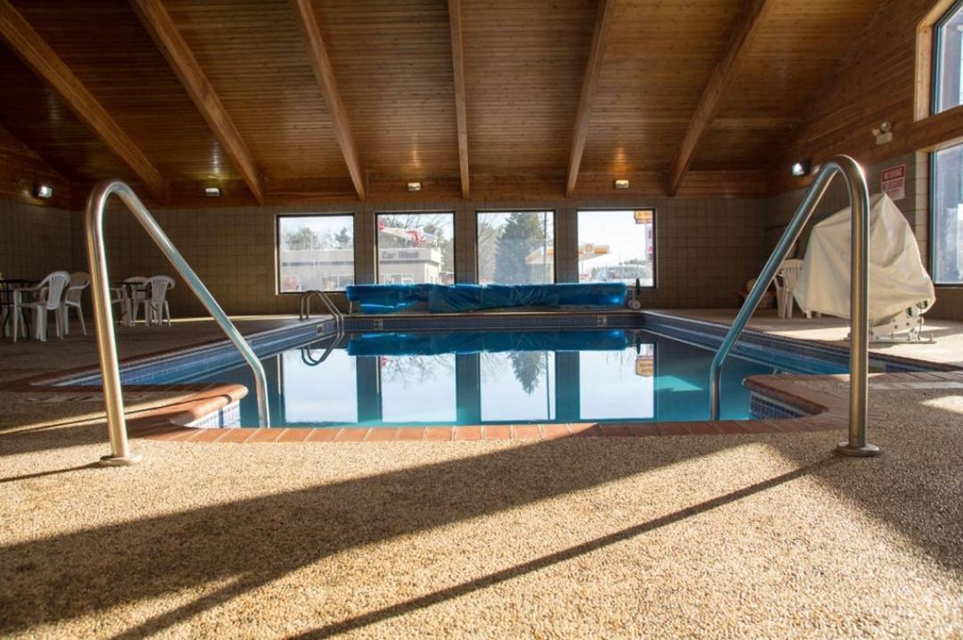 Boarders Inn & Suites By Cobblestone Hotels - Wautoma Luaran gambar